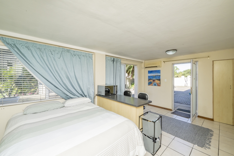 8 Bedroom Property for Sale in Brackenfell South Western Cape
